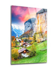 Lauterbrunnen Köyü cam tablosu, yüksek kaliteli UV baskı ile muhteşem doğal manzara sunuyor.