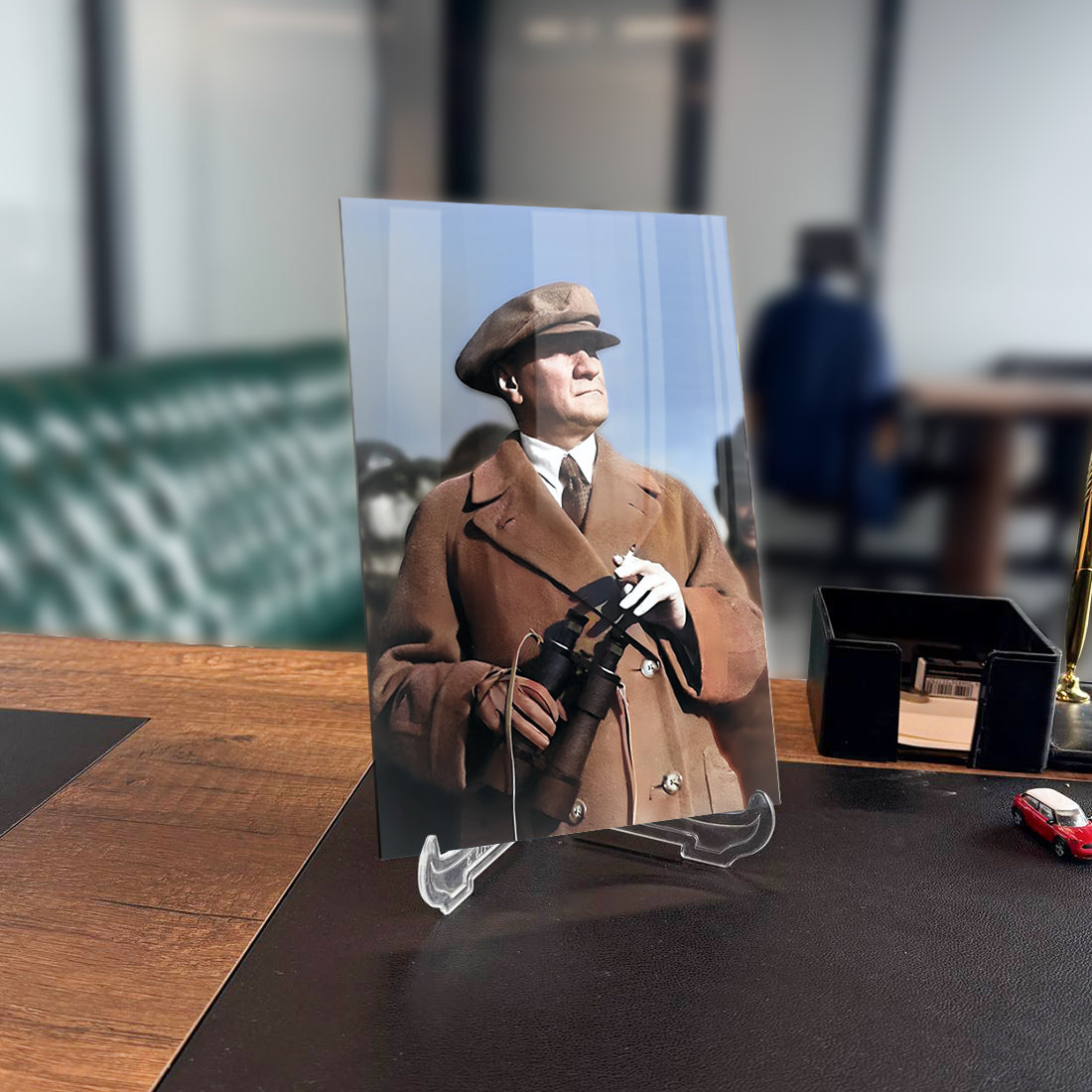 Atatürk 189 Cam Tablo, şık tasarım ve yüksek kaliteli UV baskı ile ofis dekorasyonu için ideal.