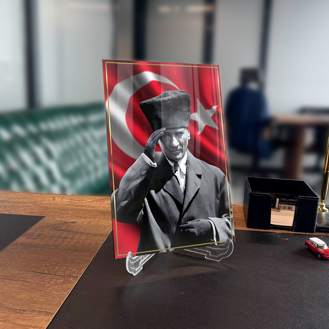 Atatürk 176 Cam Tablo, 4 mm temperli cam, UV baskılı, yüksek kaliteli tasarım, modern ofis dekoru