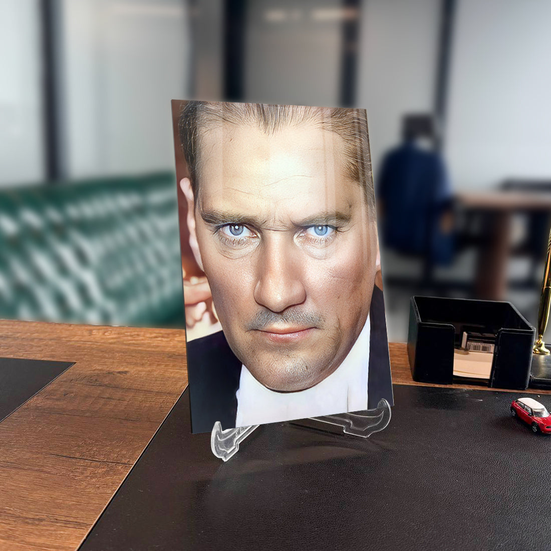 Atatürk 142 Cam Tablo featuring high-quality tempered glass with unique UV print design