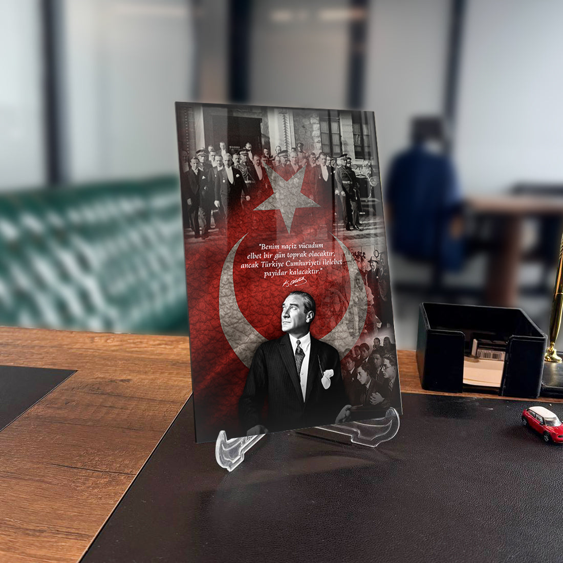 Atatürk 199 Cam Tablo with Turkish flag background, high-quality tempered glass decor, durable and unique design.