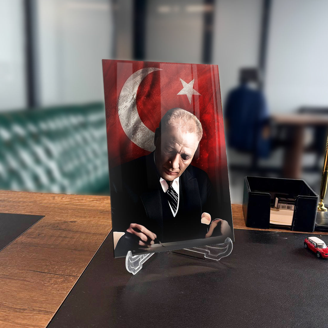 Atatürk glass art piece capturing the Turkish flag, perfect for home or office decor.
