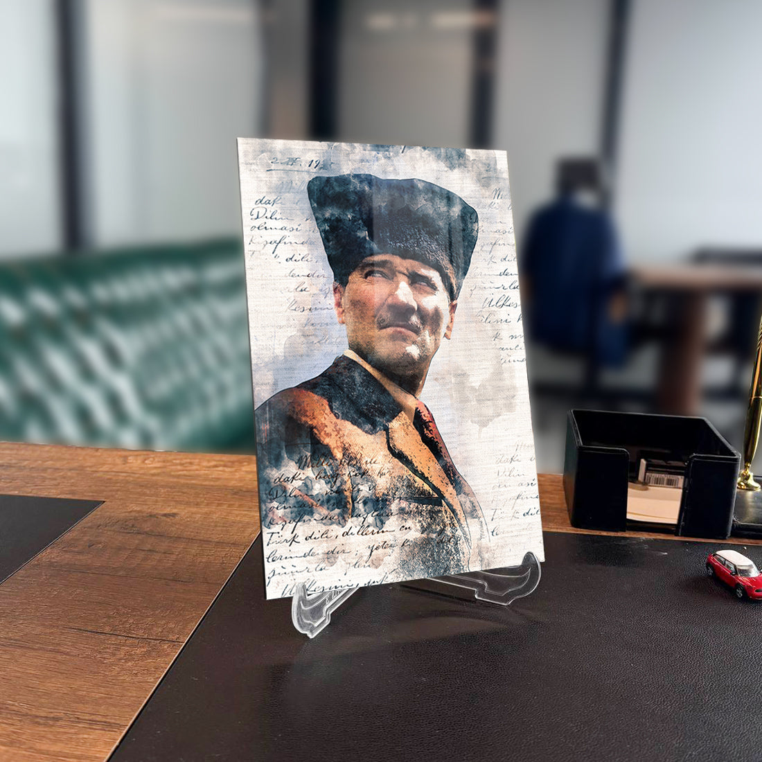 Atatürk 112 Cam Tablo, yüksek kaliteli temperli cam üzerinde özel tasarım ve UV baskı ile hazırlanmış.
