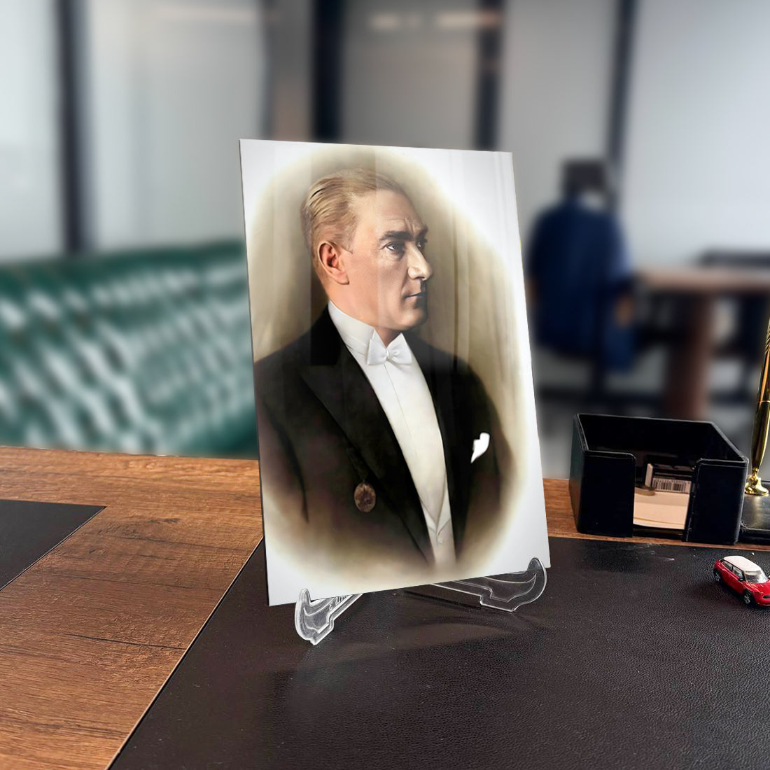 Atatürk 216 Cam Tablo, 4 mm kalınlıkta yüksek kaliteli temper camdan üretilmiş modern tasarım.