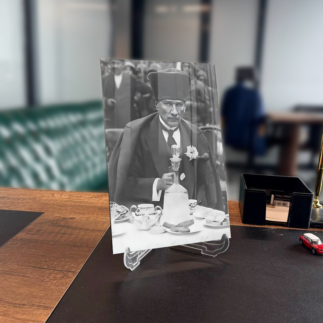 Atatürk 190 Cam Tablo, UV baskı ile tasarlanmış yüksek kaliteli temperlenmiş cam tablo.