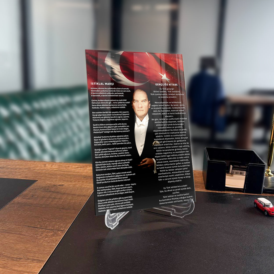 Atatürk İstiklal Marşı Gençliğe Hitabe cam tablo, modern ofis dekoru, UV baskı teknolojisi ile tasarlanmış.