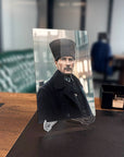 Atatürk Yapay Zeka 15 Cam Tablo, modern tasarımlarla ofis dekorasyonu için şık bir parça.