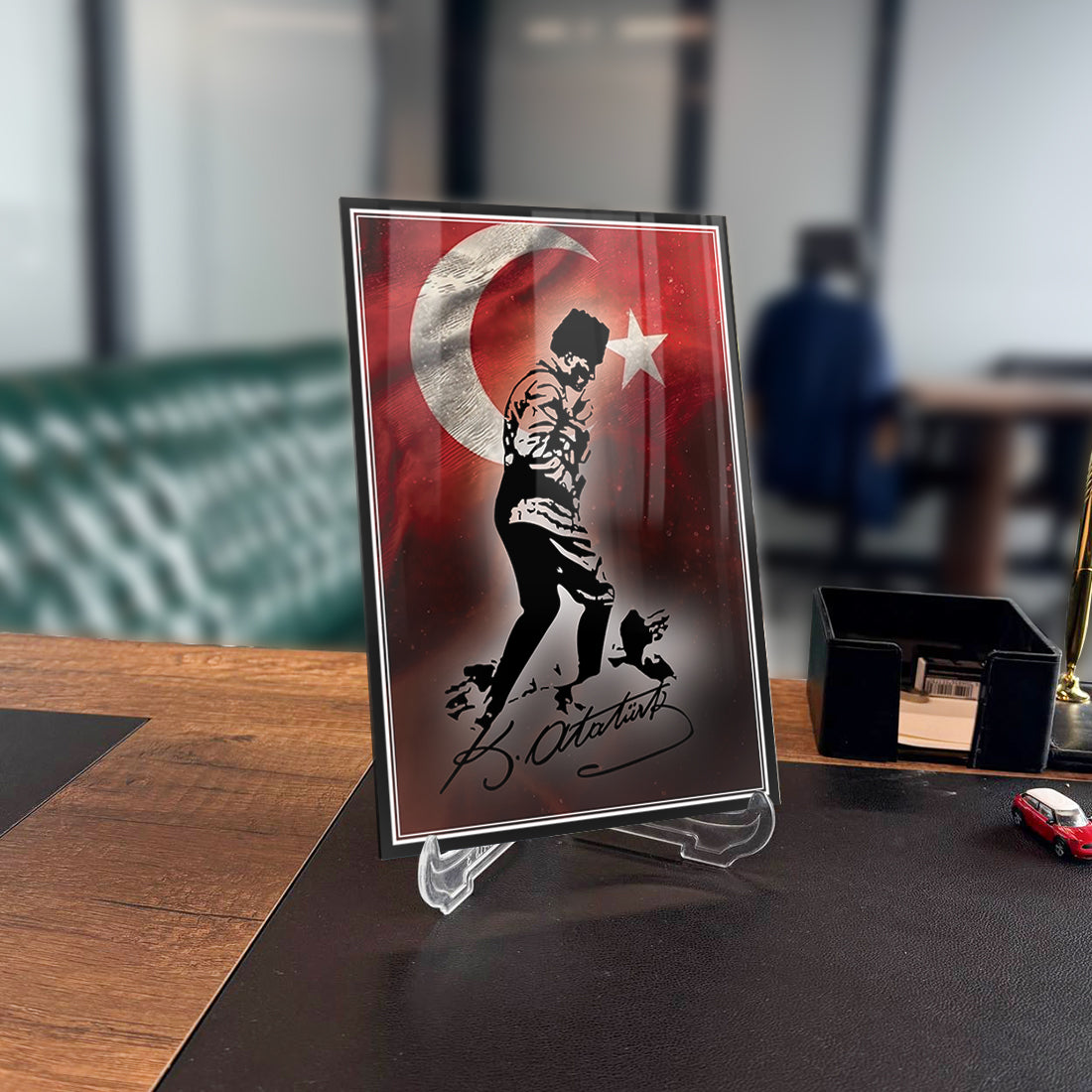 Atatürk glass tableau with Turkish flag design, featuring vibrant colors and modern decor style.