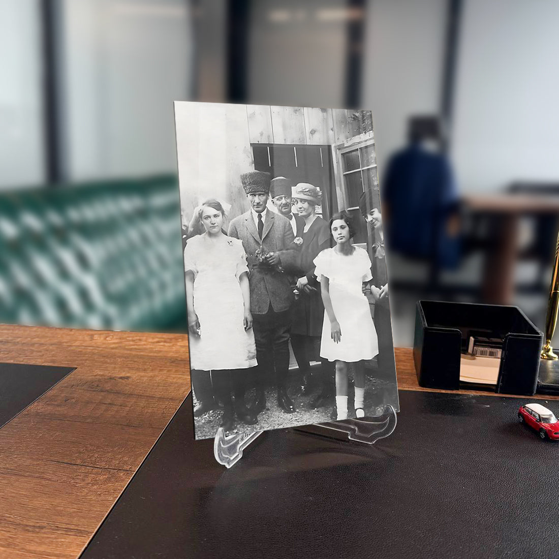 Atatürk 213 Cam Tablo, Eskişehir'de özel tasarım, 4 mm kalınlığında temper cam ile UV baskı.