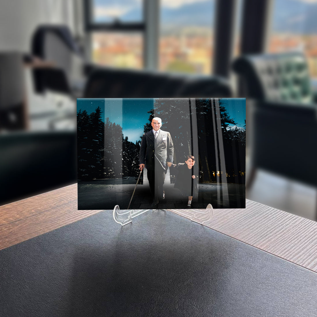 Atatürk 130 Cam Tablo, yüksek kaliteli UV baskıyla tasarlanmış, modern iç mekan dekorasyonu için ideal.