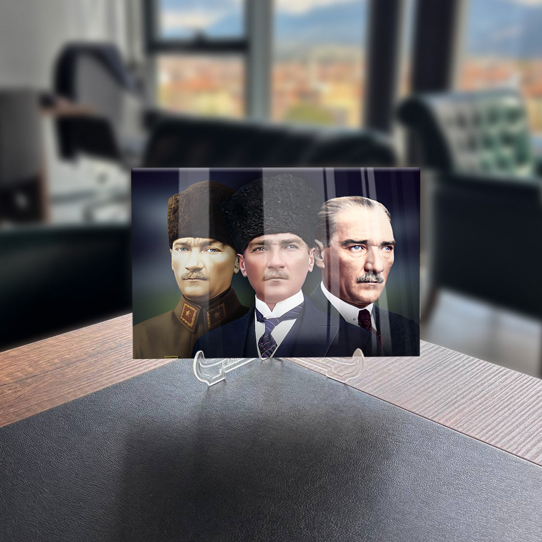 Atatürk 121 Cam Tablo featuring three portraits on tempered glass, showcasing high-quality UV printing and durable design.