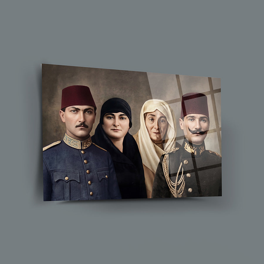 Atatürk ve Ailesi Cam Tablo