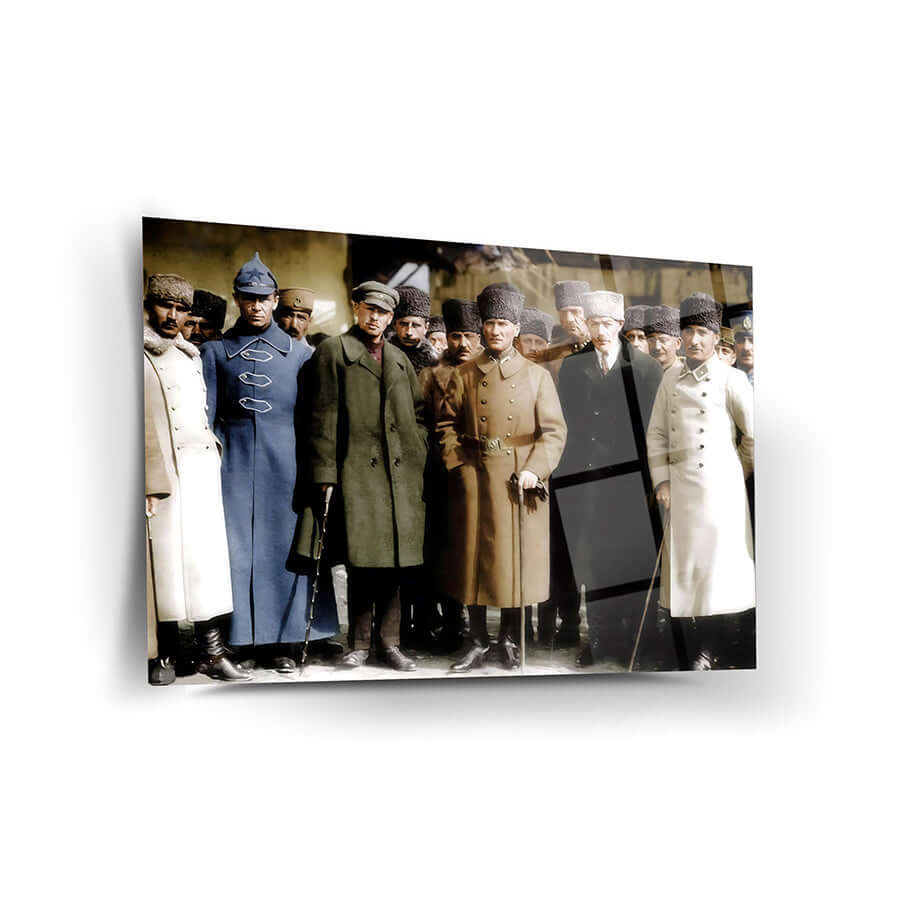 Atatürk 157 Cam Tablo featuring historical figures, Afyon 1922, high-quality tempered glass, UV print design.