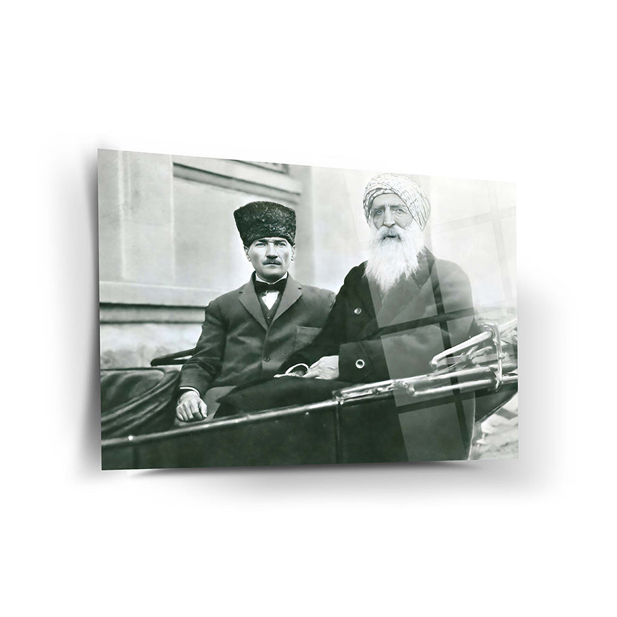 Atatürk 215 Cam Tablo (Dersim Milletvekili Diyap Ağa ile Ankara) - Siyah beyaz tarihi portre.