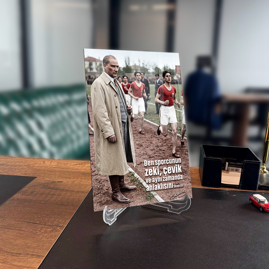 Atatürk Atletizm Spor Sözlü Gençlerle Cam Tablo | SRD Concept