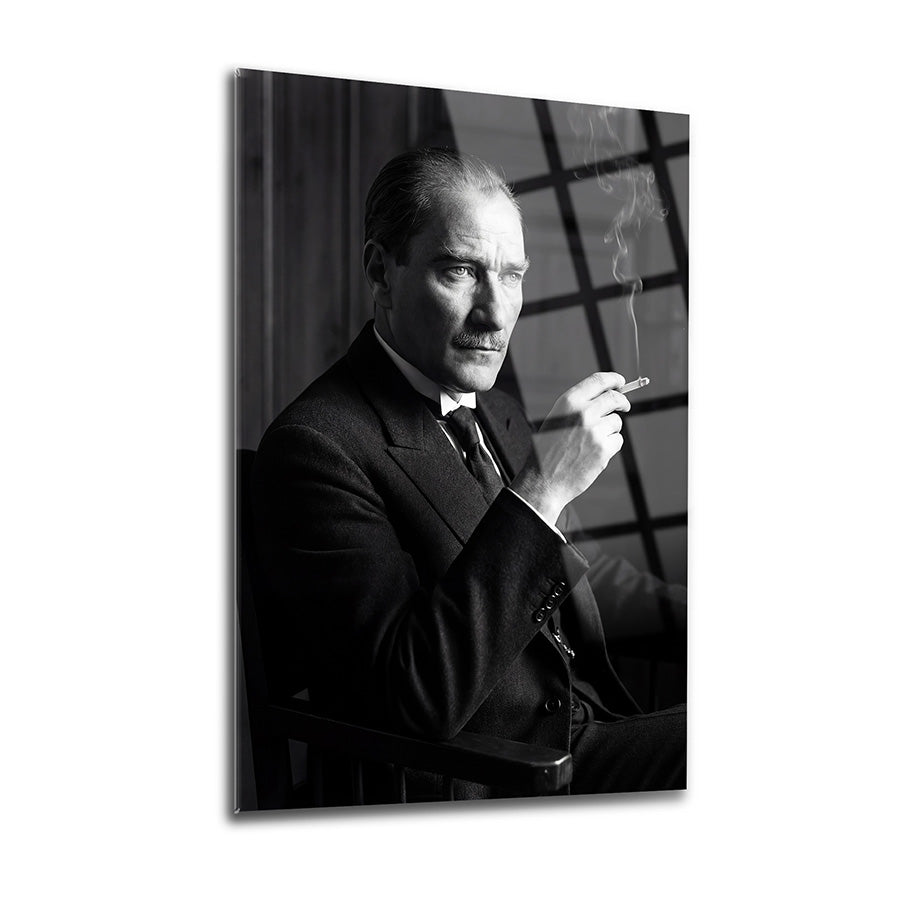 Atatürk Siyah Beyaz Sigara Klasik Portre Cam Tablo | SRD Concept