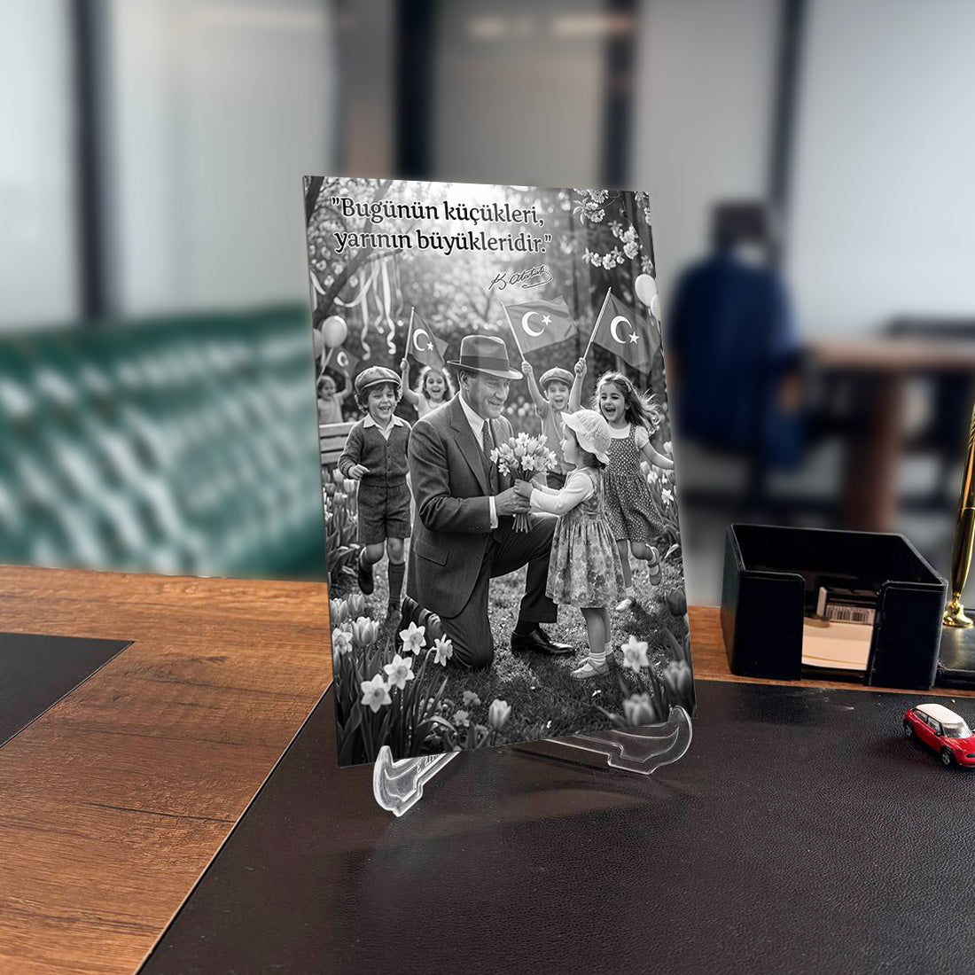 Atatürk Çocuk Sevgisi Cam Tablo - Özel Tasarım | SRD Concept