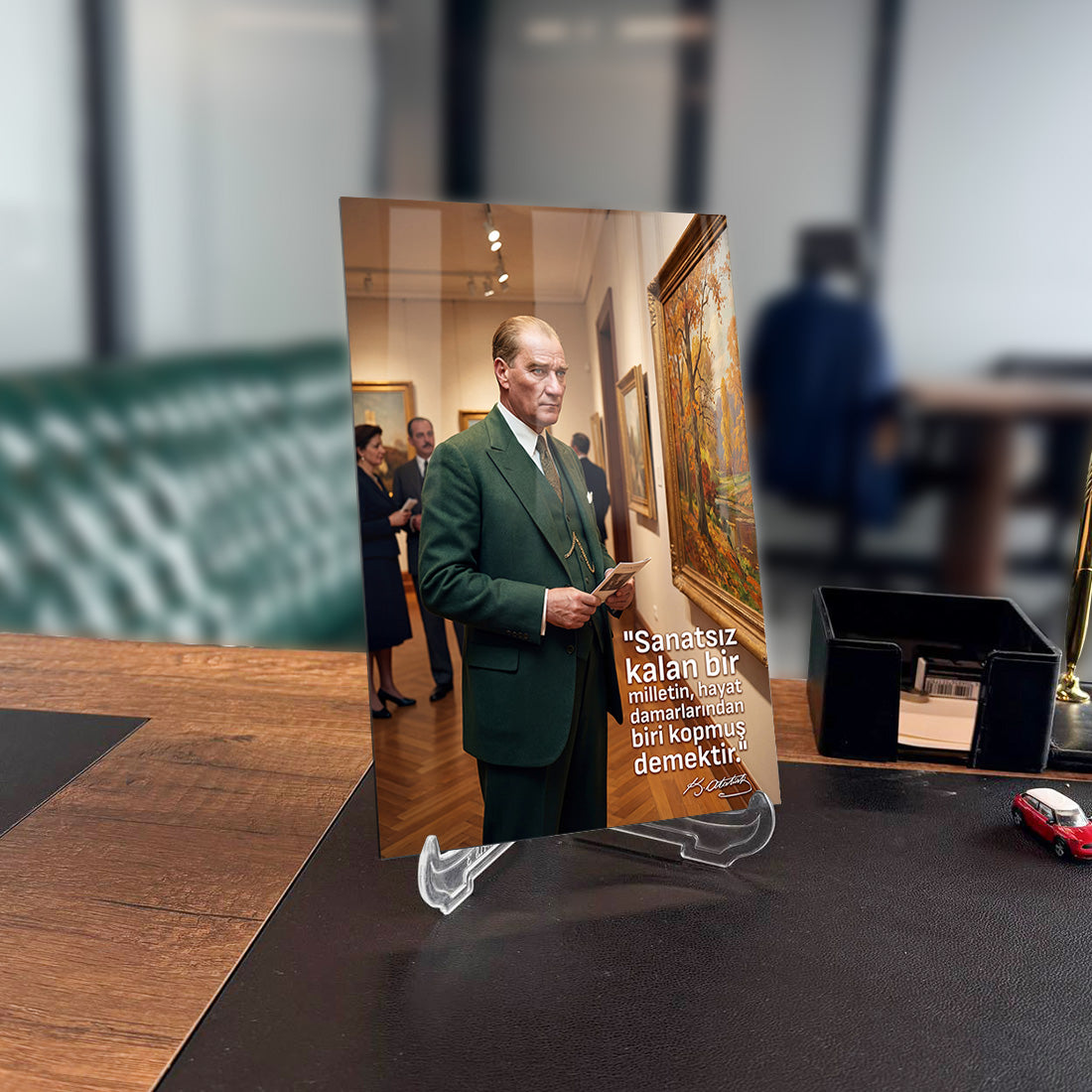 Atatürk Sanat Galerisi Sanatsız Millet Sözlü Cam Tablo  | SRD Concept