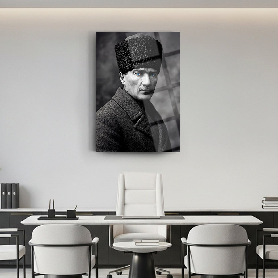 Atatürk Siyah Beyaz Mavi Gözlü Portre Cam Tablo | SRD Concept