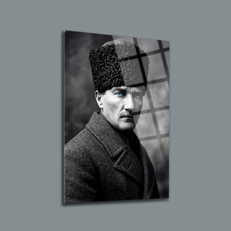 Atatürk Siyah Beyaz Mavi Gözlü Portre Cam Tablo | SRD Concept