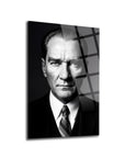 Atatürk Siyah Beyaz Yakın Çekim Portre Cam Tablo | SRD Concept