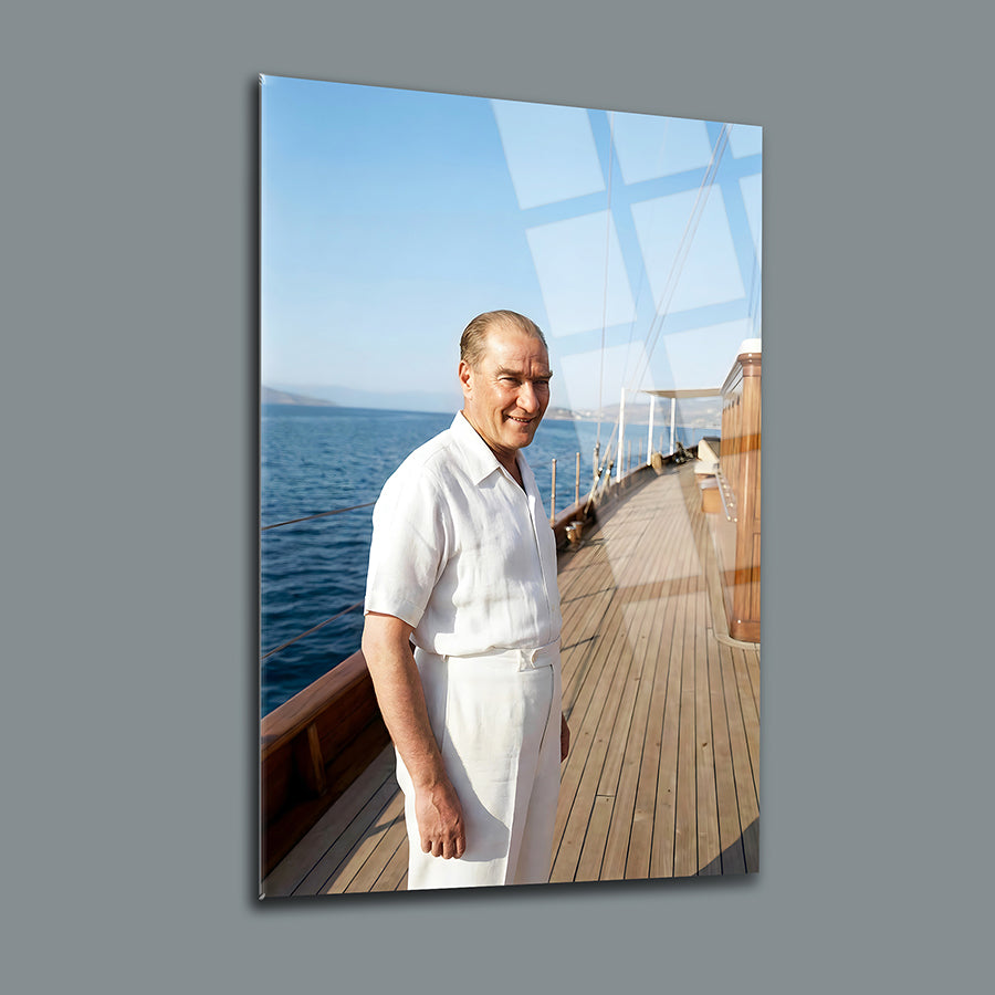 Atatürk Yatta Deniz Keyfi Cam Tablo | SRD Concept