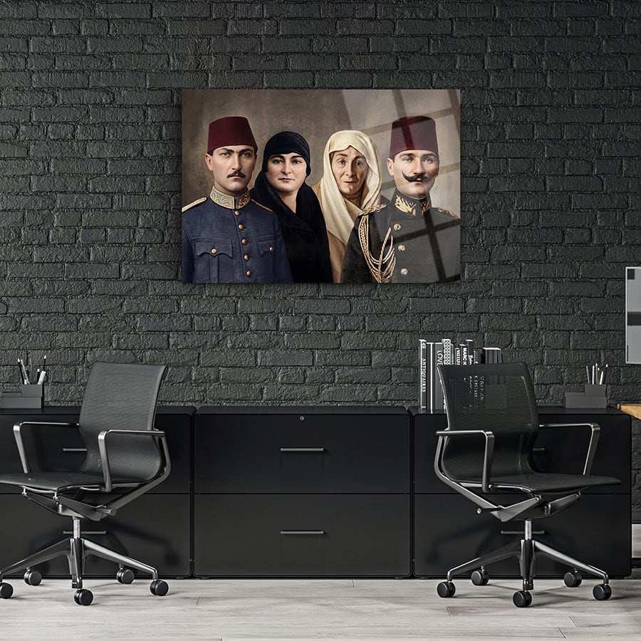 Atatürk ve Ailesi Cam Tablo