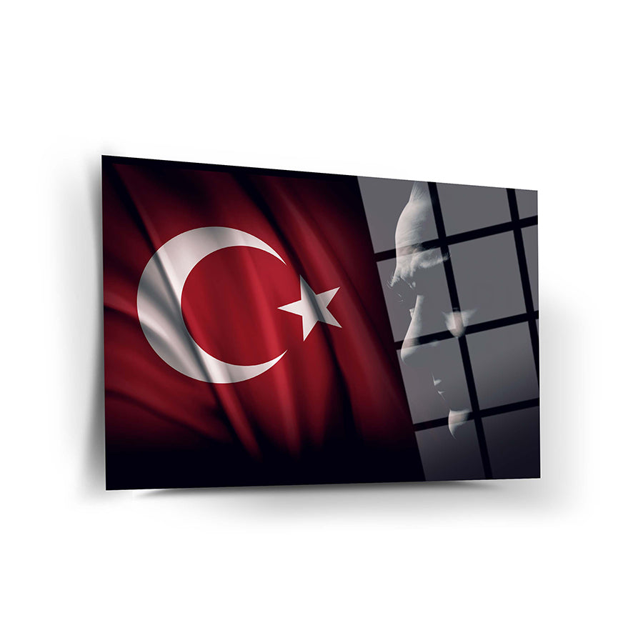 Atatürk ve Bayrak 3 Cam Tablo